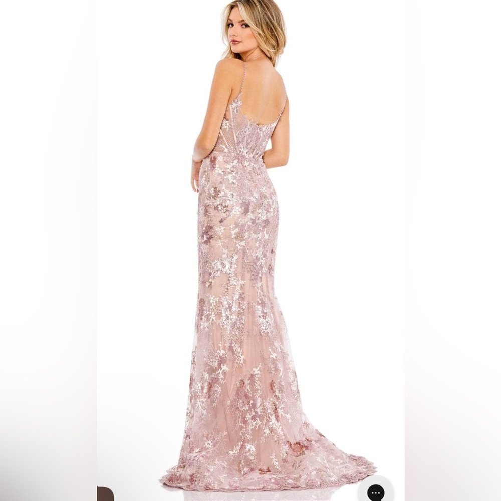 Embroidered spaghetti strap trumpet gown - Picture 2 of 5